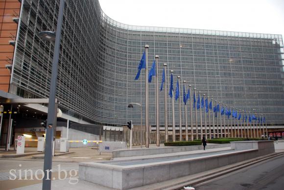 Еврокомисията отлага новите правила за биофермерите от 2021 г. на 2022 г.