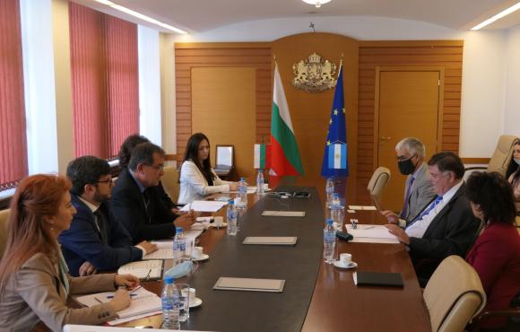 Аржентина с интерес към вноса на българско розово масло