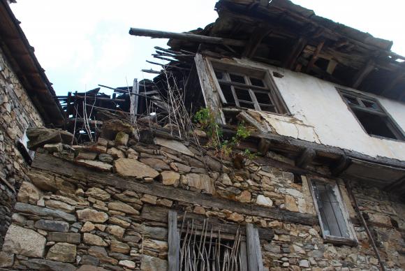 Учени предупреждават: С изчезването на селата част от България се превръща в демографска пустиня