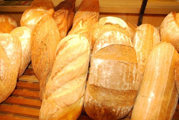 В Сърбия ограничиха цената на белия хляб до 39 евроцента за килограм