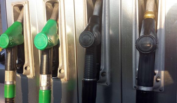 Бизнесът очаква покачване на цените в малките бензиностанции