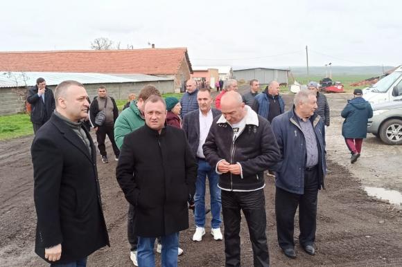 Земеделци от Бургаско поставят остро проблема с пасищата на земеделския министър