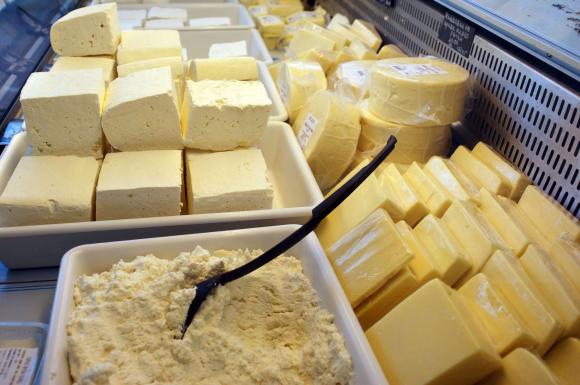 Спряха внос на над 700 кг млечни продукти от Турция