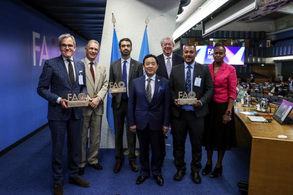 Организацията по прехрана и земеделие на ООН награди три земеделски институции от Бразилия, Нидерландия и Зимбабве