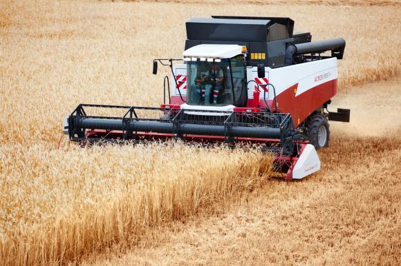 Rostselmash ACROS 595 Plus - Ефективност и иновации в жътвата на зърнени култури