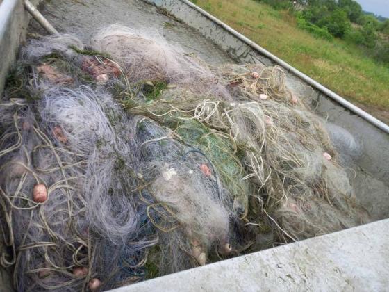 Извадиха поредните близо 2 километра бракониерски мрежи от бургаски язовир