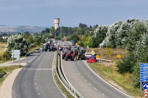 Зърнопроизводителите влизат в София на 20 септември, утре сe събират край Долни Богров