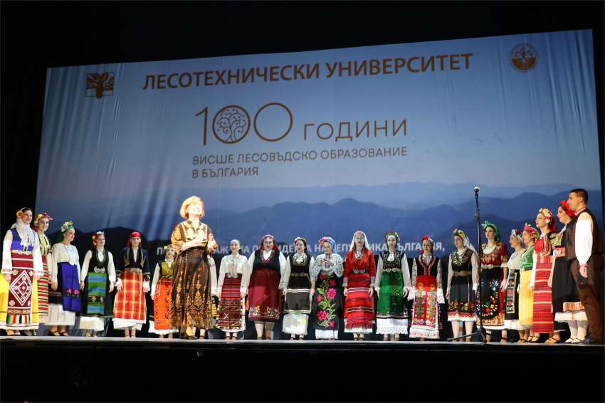 100      