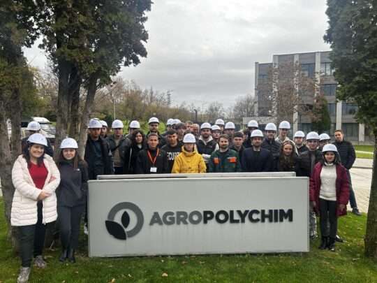 Àãðîïîëèõèì âúâåäå 139 ñòóäåíòè è ó÷åíèöè â ðåàëíàòà èíäóñòðèÿ