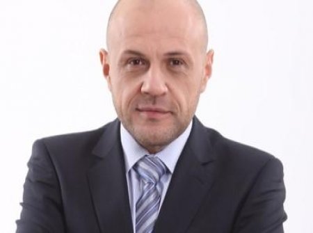 Вицепремиерът Дончев разпореди строг контрол на вноса на овце от Гърция заради шарката