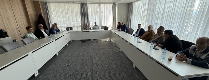 Ïðîèçâîäèòåëè è ïðåðàáîòâàòåëè íà ïëîäîâå è çåëåí÷óöè ñ íîâè èäåè çà ñúòðóäíè÷åñòâî