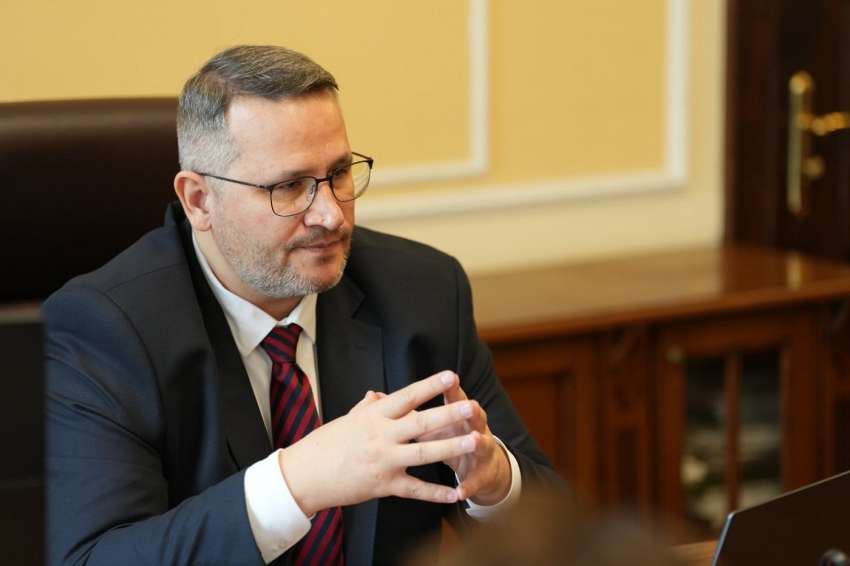 Министърът: Няма да има дефицит на торове, субсидиите ще се изплатят скоро