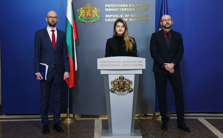 �������� ������ ��� 900 ���. ���� �� ����, �� ���� �� ���������� �� ��� ����